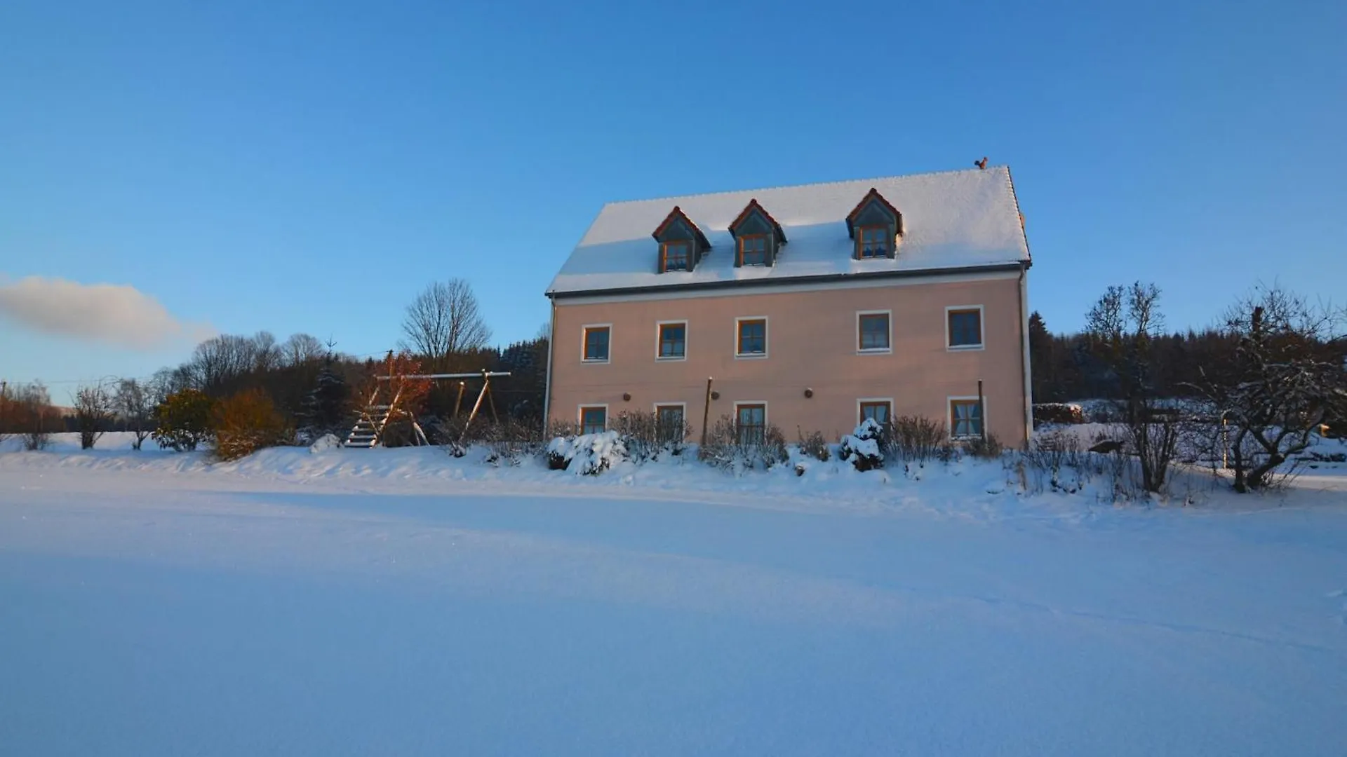 Spacious Apartment With Sauna In Schonsee Dietersdorf