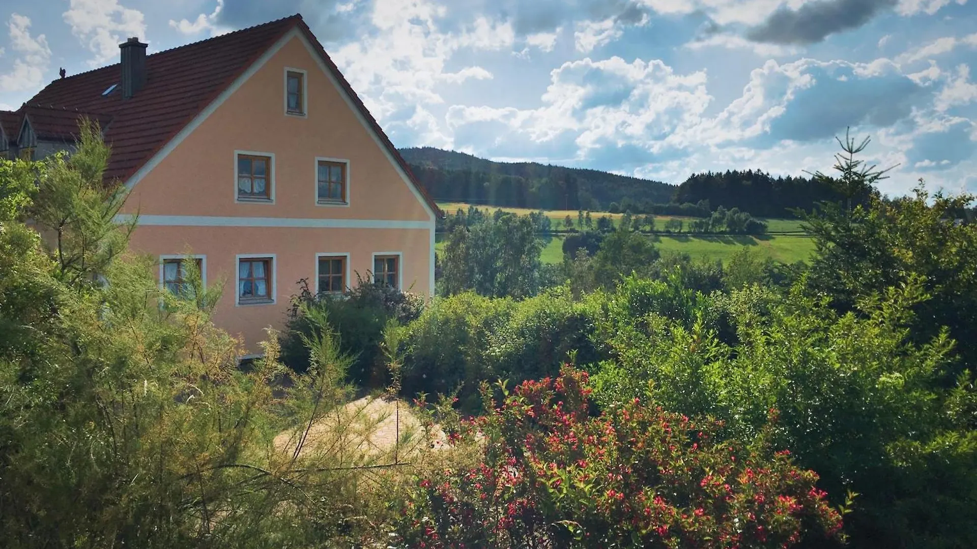 Spacious Apartment With Sauna In Schonsee Dietersdorf